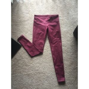 BRAND NEW ALO LEGGINGS!